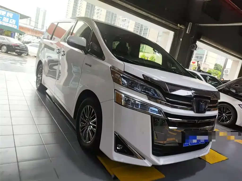 Toyota Vellfire — фото 7