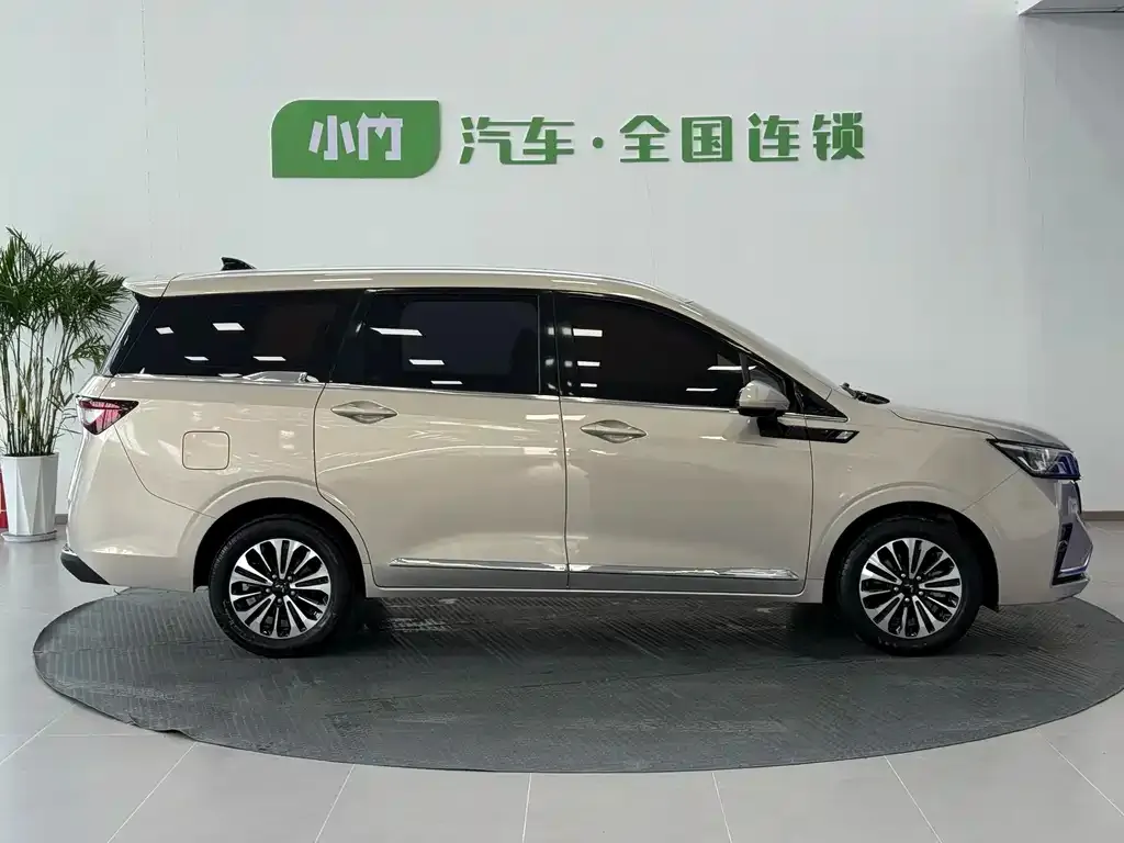 Wuling Jiachen — фото 3