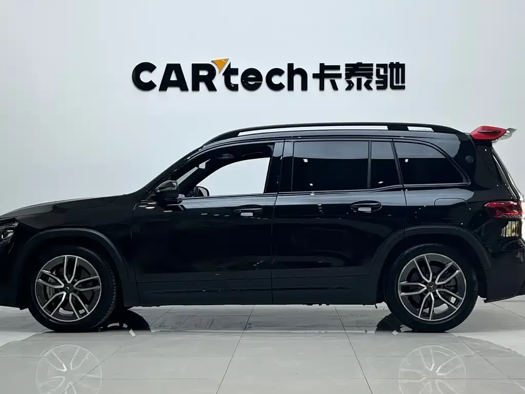 Mercedes-Benz GLB AMG — фото 5