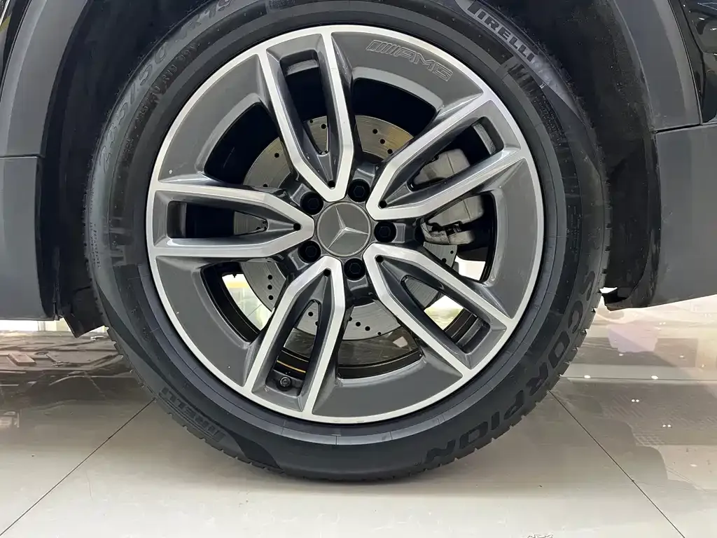 Mercedes-Benz GLB AMG — фото 10
