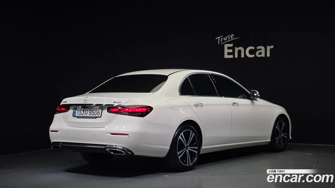 Mercedes-Benz E-Class — фото 4