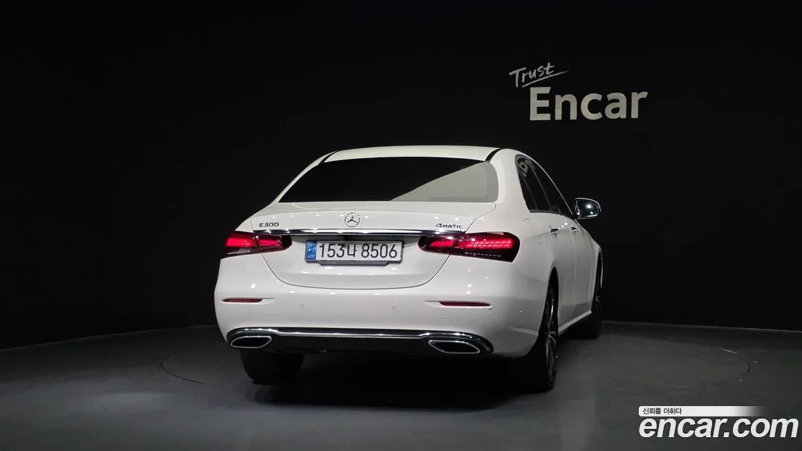 Mercedes-Benz E-Class — фото 5