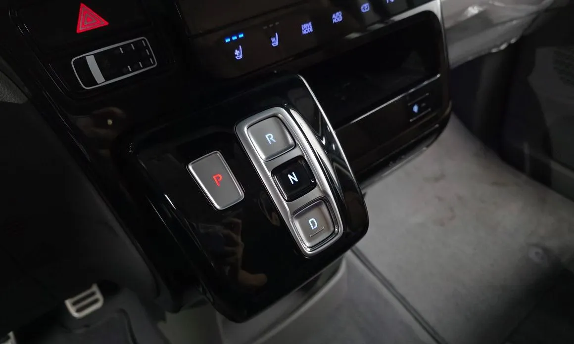 Hyundai Staria — фото 3