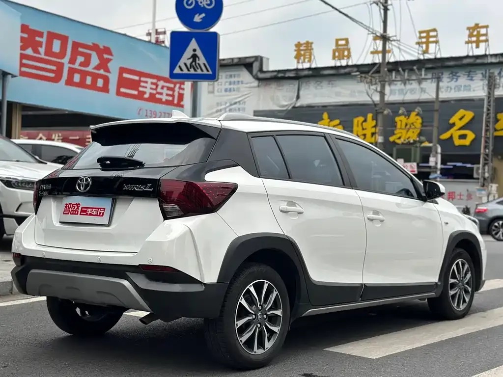Toyota Yaris L — фото 6