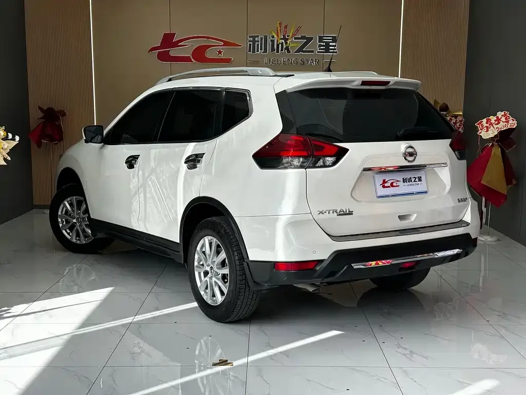 Nissan X-Trail — фото 10