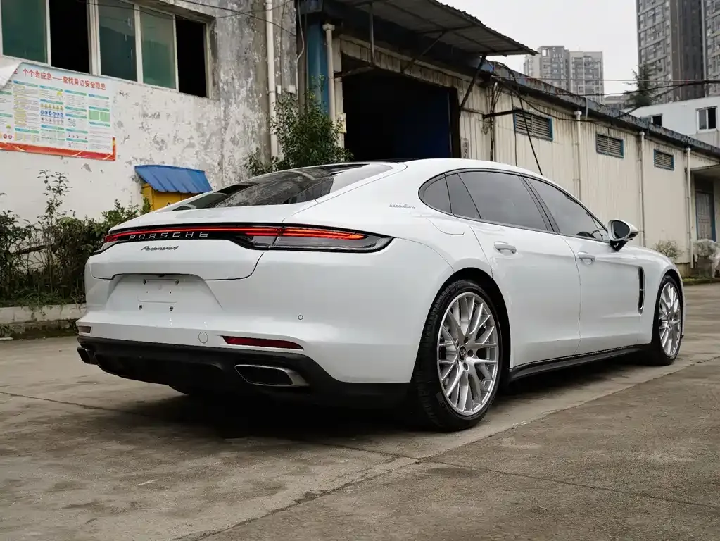 Porsche Panamera — фото 10