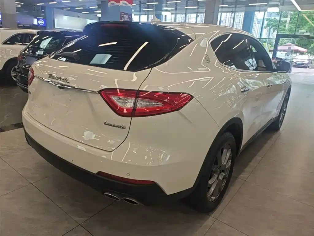 Maserati Levante — фото 10