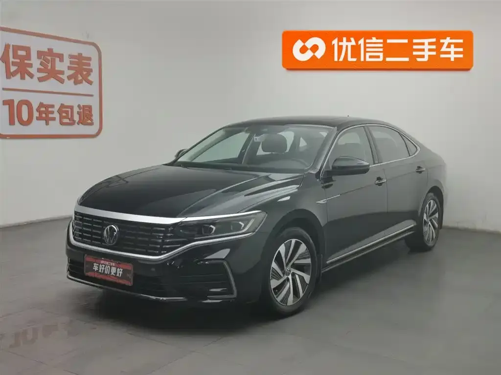 Volkswagen Passat New Energy — фото 1