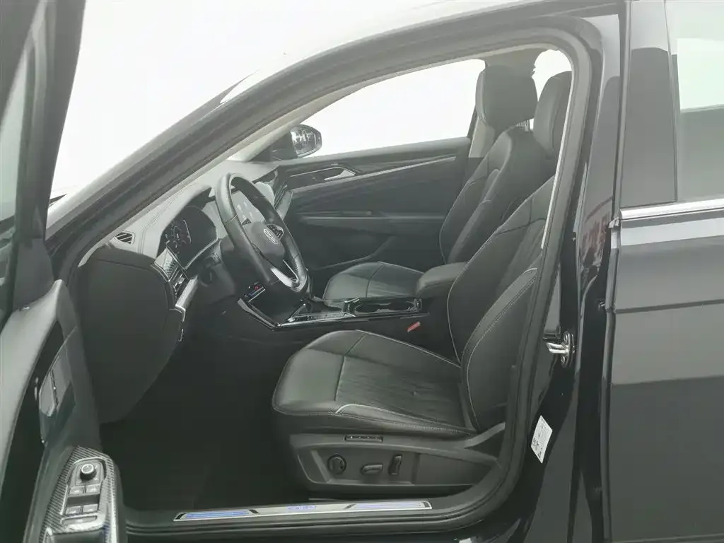 Volkswagen Passat New Energy — фото 8