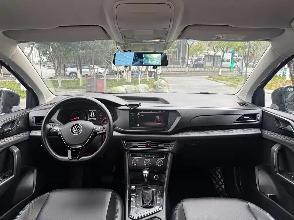 Volkswagen Tharu — фото 4