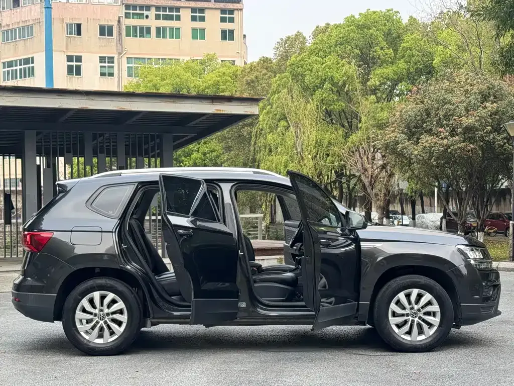 Volkswagen Tharu — фото 8