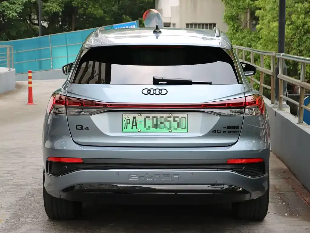 Audi Q4 e-tron — фото 9