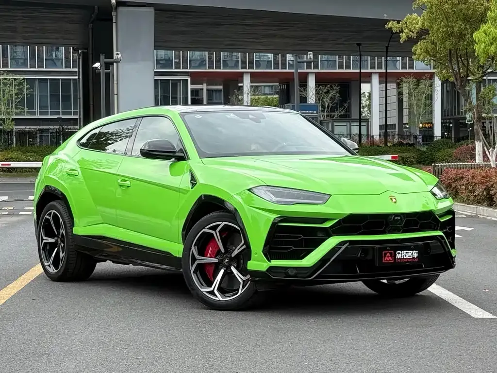 Lamborghini Urus — фото 1