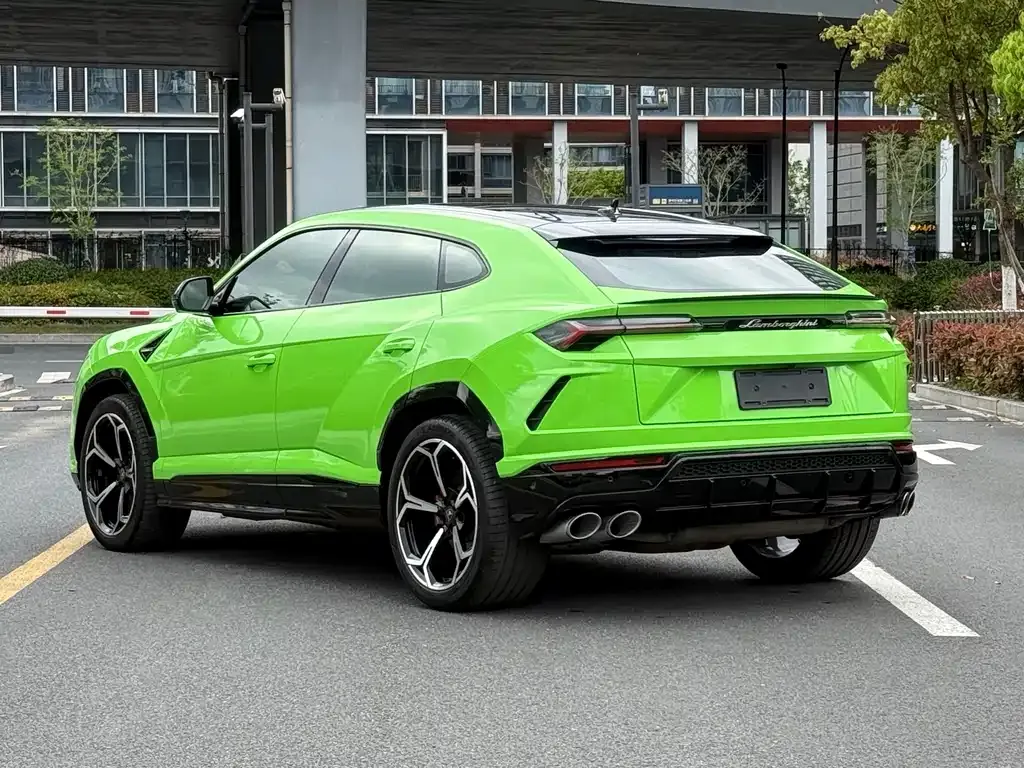 Lamborghini Urus — фото 9