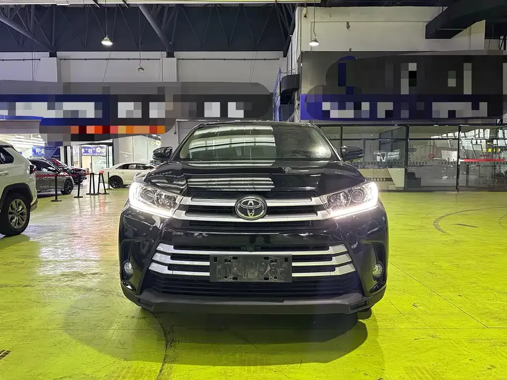 Toyota Highlander — фото 4