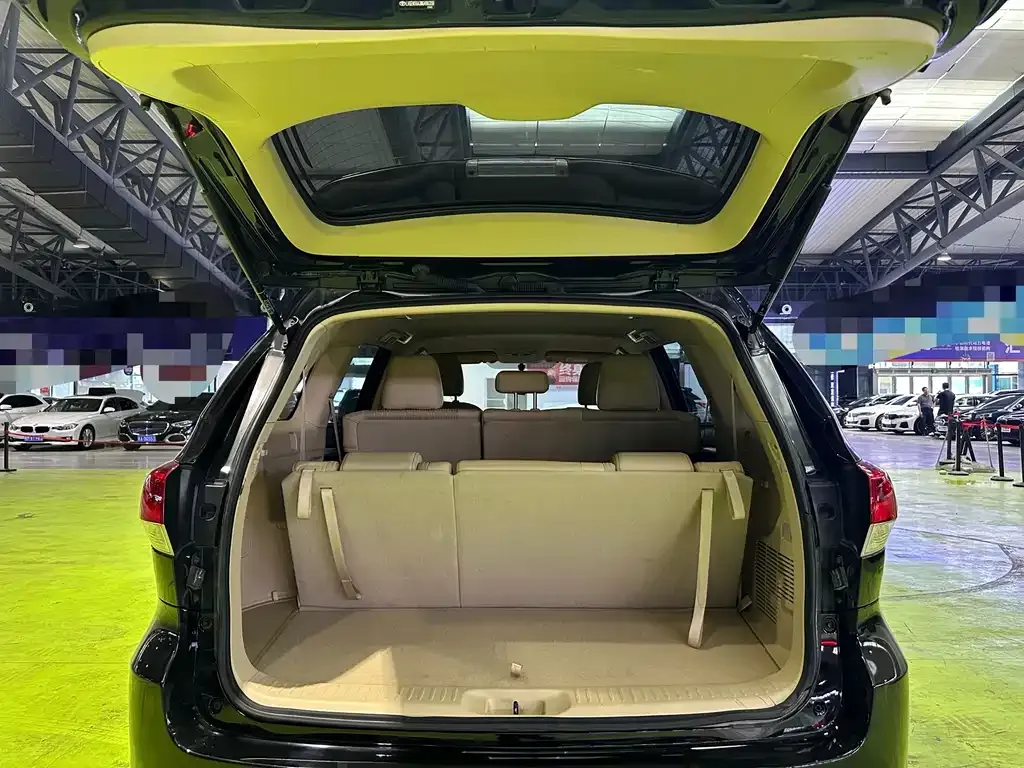 Toyota Highlander — фото 10