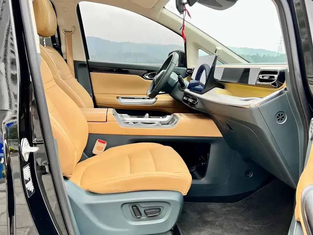 GAC Motor Trumpchi E8 — фото 5