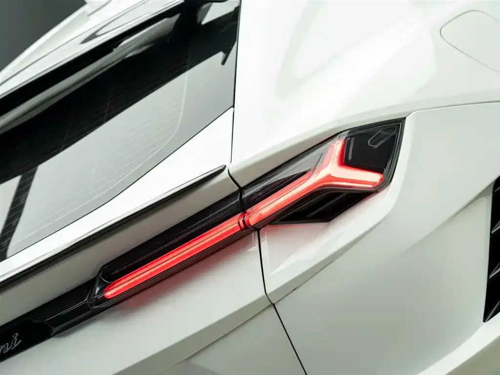 Lamborghini Urus — фото 10