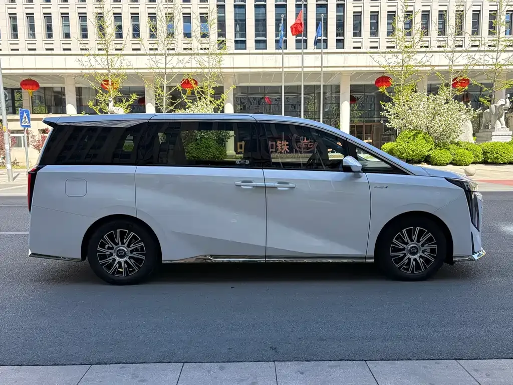GAC Motor Trumpchi E9 — фото 3