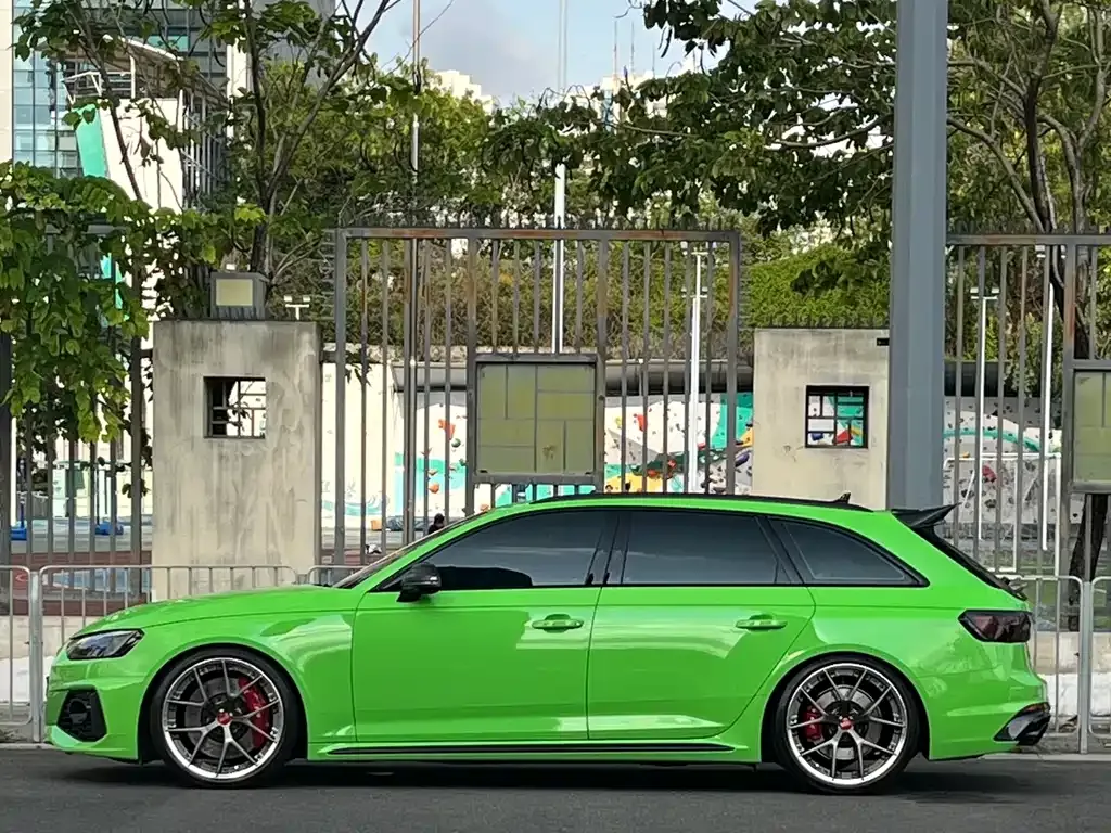 Audi RS 4 — фото 9