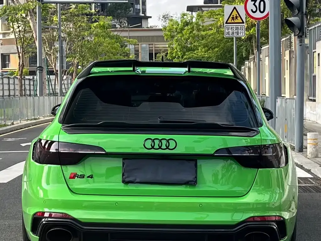 Audi RS 4 — фото 7