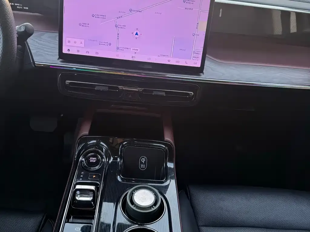 GAC Motor E8 Hybrid — фото 4