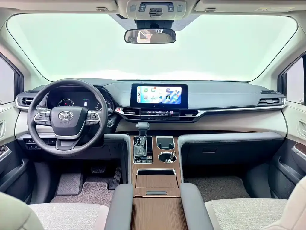 Toyota Sienna — фото 6