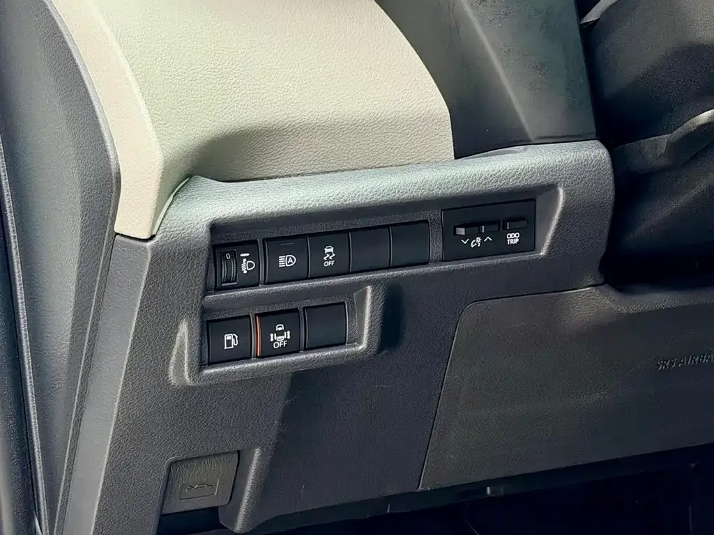 Toyota Sienna — фото 7