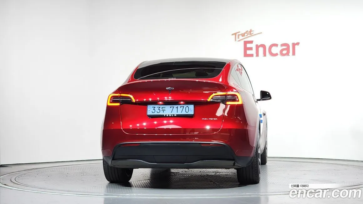Tesla Model Y — фото 6