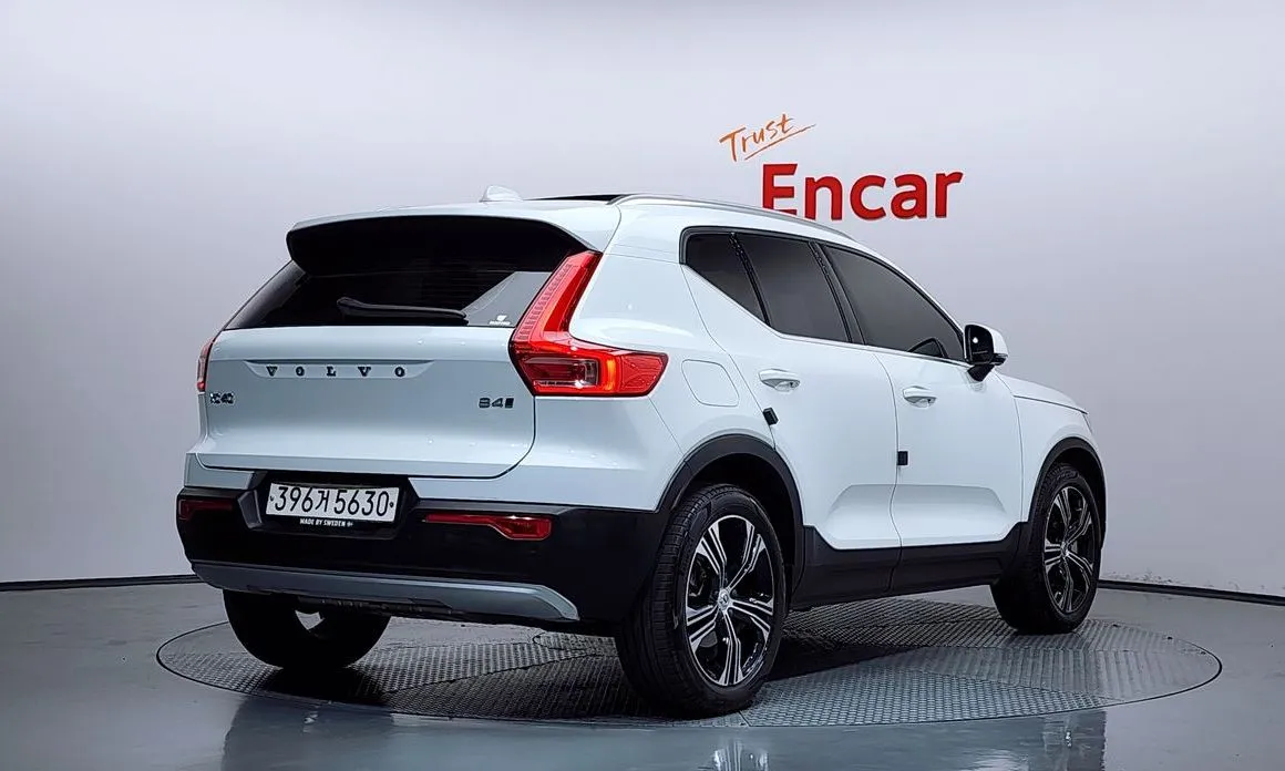 Volvo XC40 — фото 2