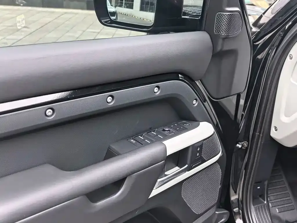 Land Rover Defender — фото 7