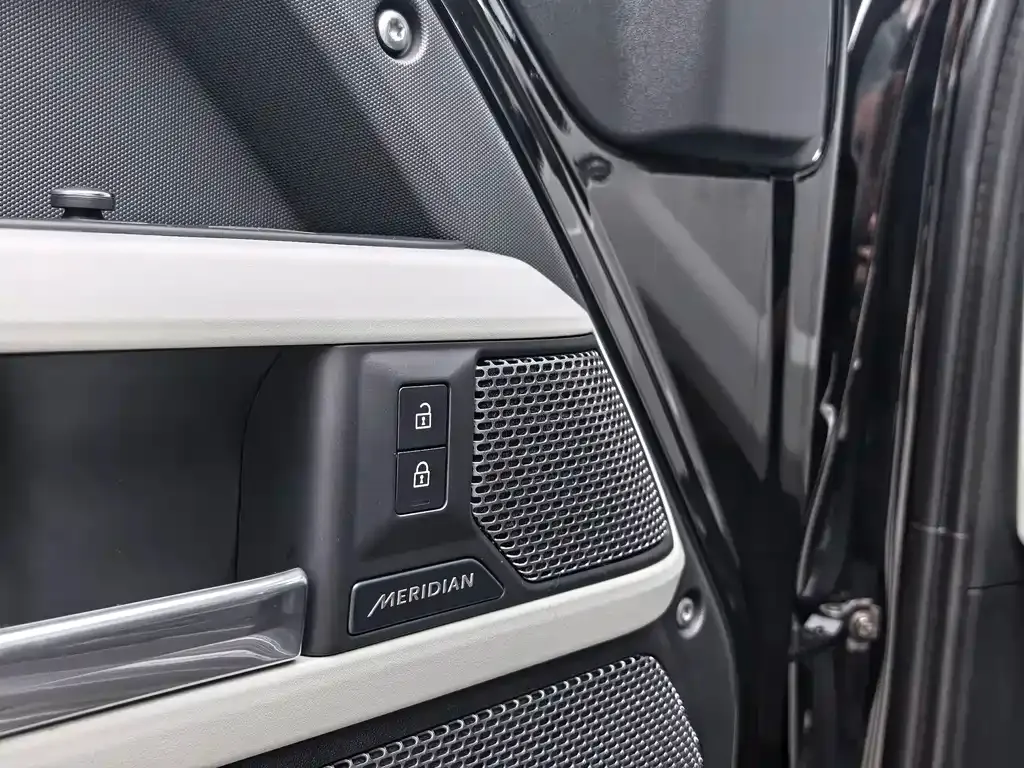 Land Rover Defender — фото 4