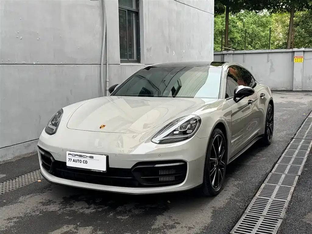 Porsche Panamera — фото 1