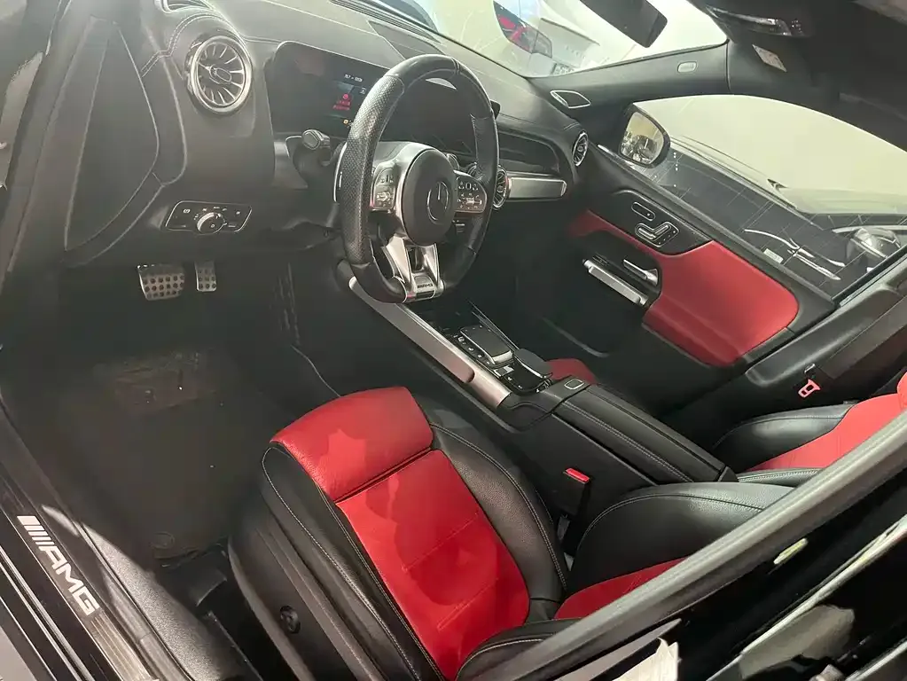 Mercedes-Benz GLB AMG — фото 2