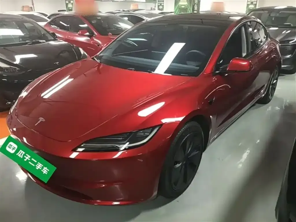 Tesla Model 3 — фото 1