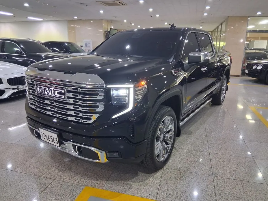 GMC Sierra — фото 1