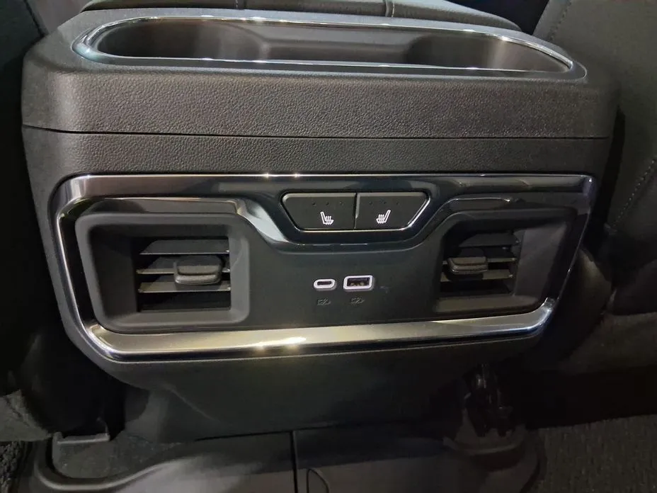 GMC Sierra — фото 2