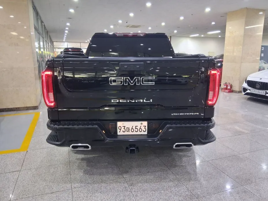 GMC Sierra — фото 8