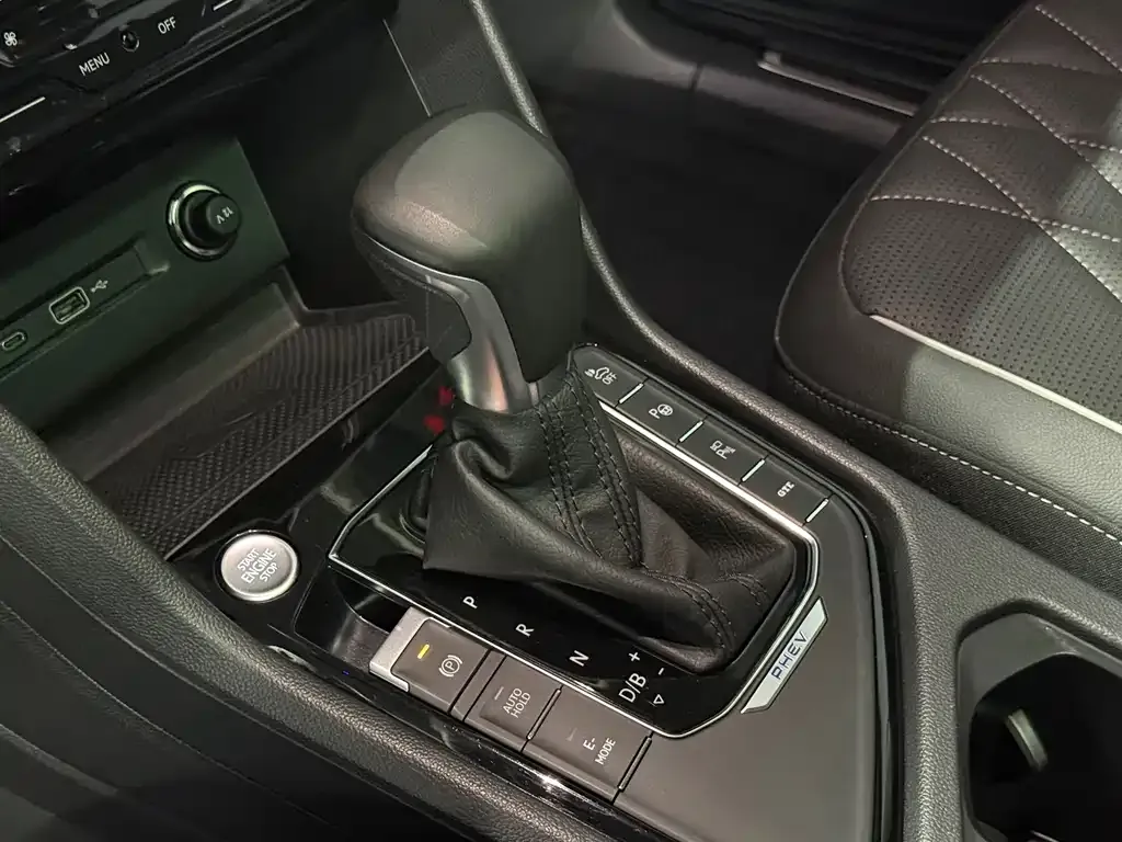 Volkswagen Tiguan L New Energy — фото 10