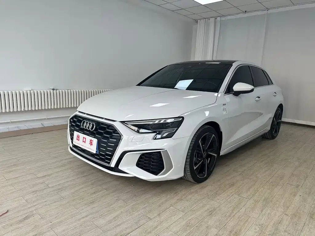 Audi A3 — фото 1