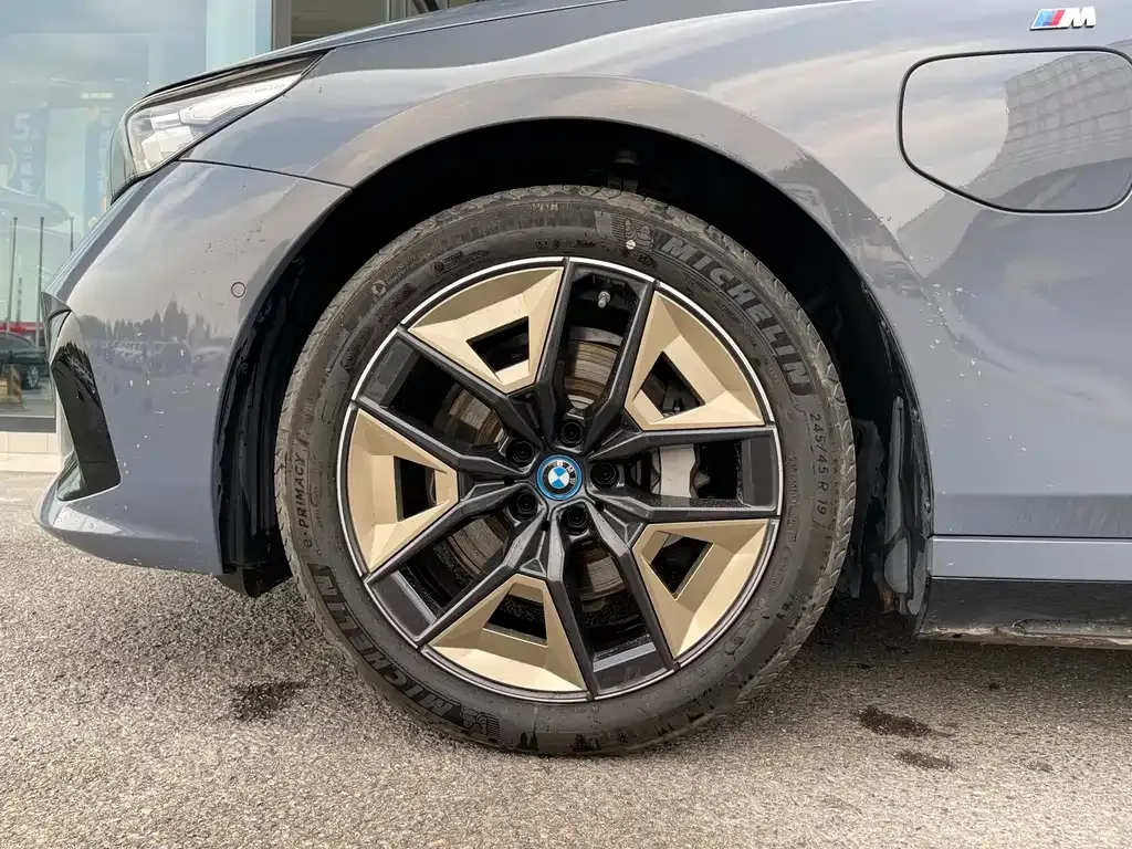 BMW i5 — фото 4