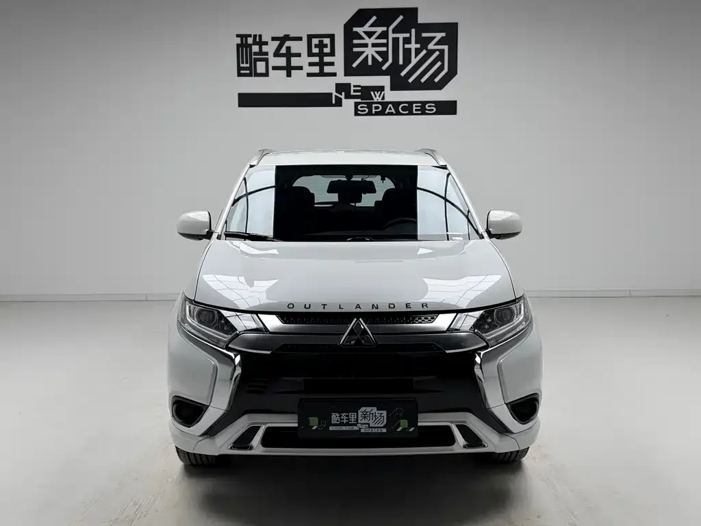 Mitsubishi Outlander — фото 7