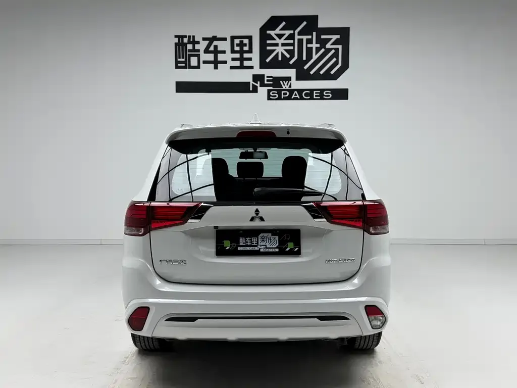 Mitsubishi Outlander — фото 4