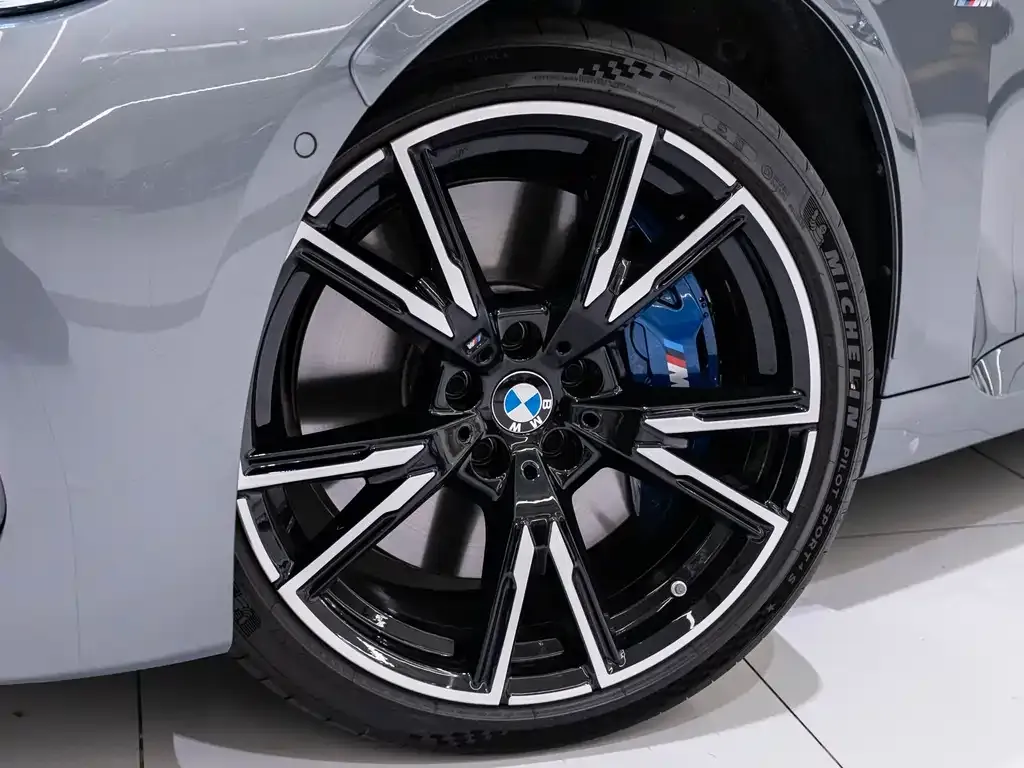 BMW M240i — фото 9