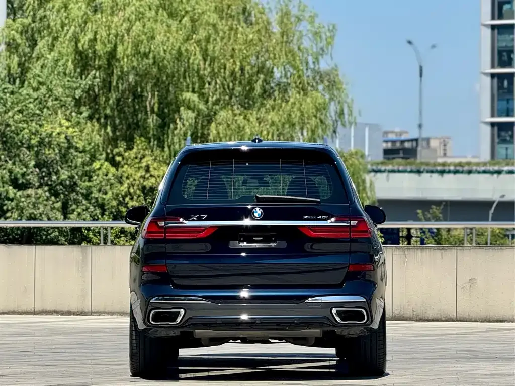 BMW X7 — фото 3