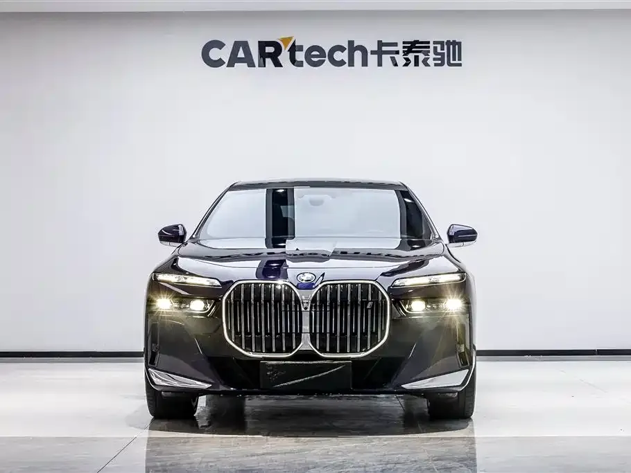 BMW i7 — фото 5