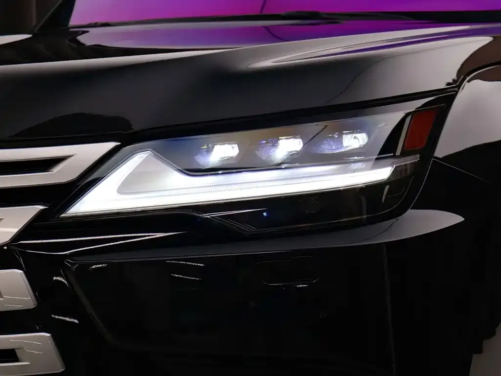 Lexus LX — фото 8