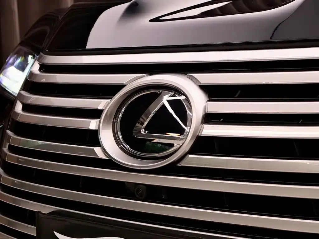 Lexus LX — фото 10