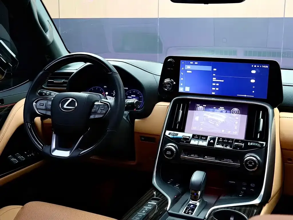 Lexus LX — фото 6