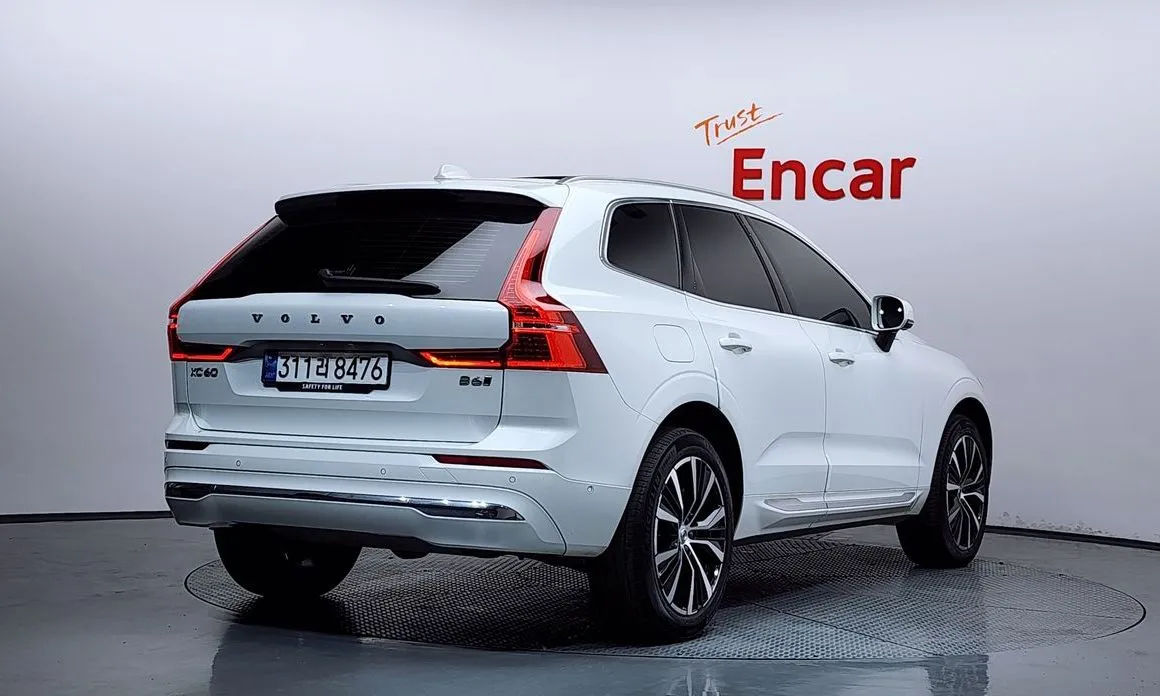 Volvo XC60 — фото 6